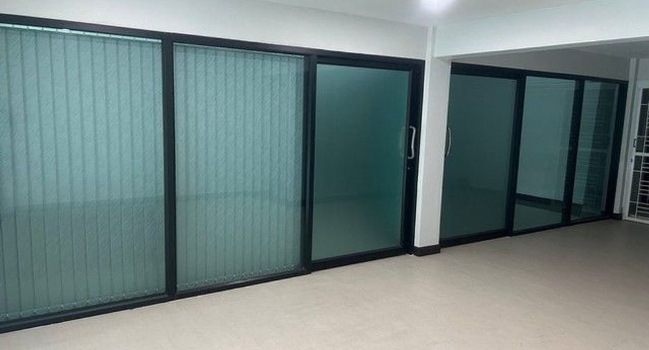 For rent 5 bedrooms office in Bang Khae, Bangkok