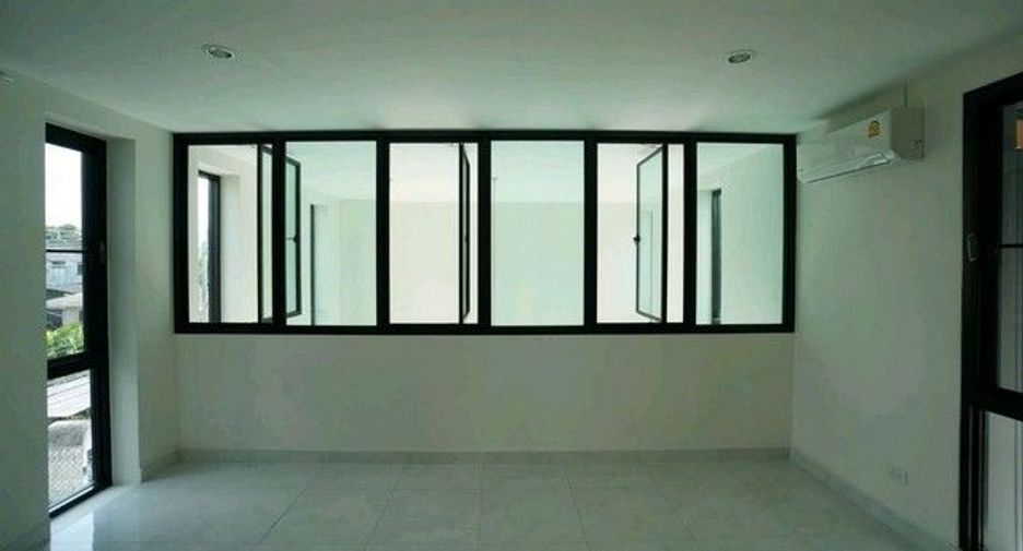 For rent 2 bedrooms office in Chatuchak, Bangkok