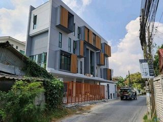 For rent 2 bedrooms office in Chatuchak, Bangkok
