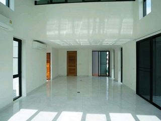 For rent 2 bedrooms office in Chatuchak, Bangkok
