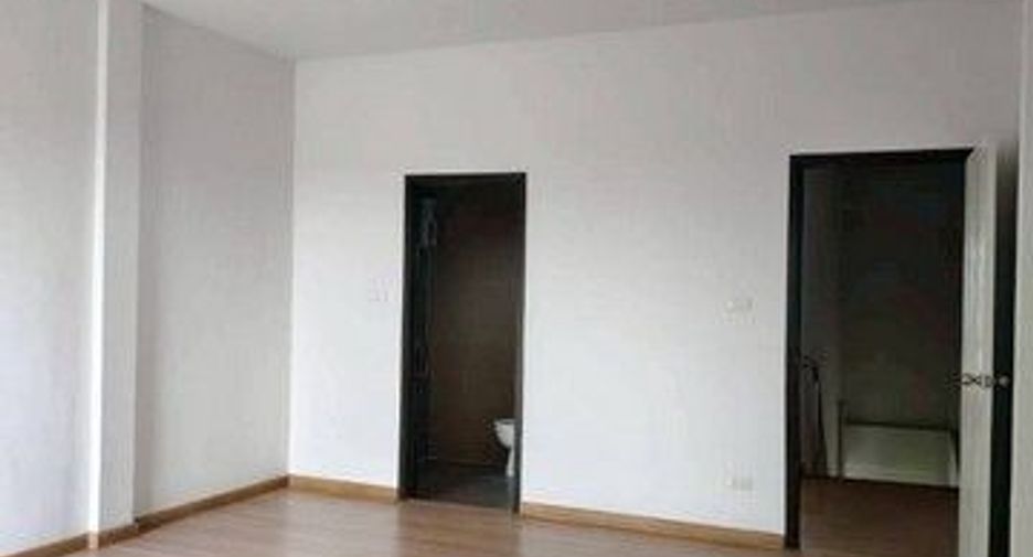 Büro zur Miete mit 3 Zimmer in Saphan Sung, Bangkok