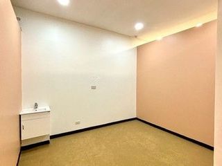 For rent 1 bed office in Watthana, Bangkok