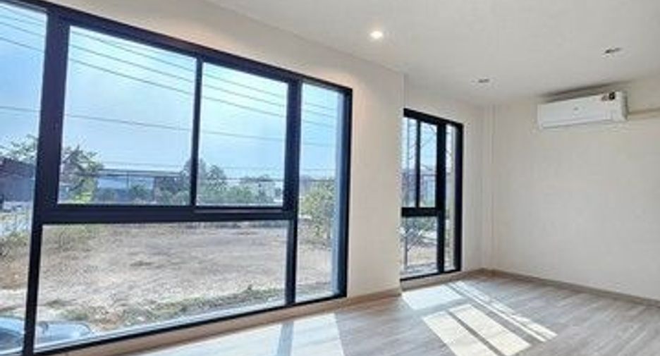 For rent 3 bedrooms office in Bang Bua Thong, Nonthaburi