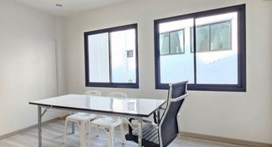 For rent 3 bedrooms office in Bang Bua Thong, Nonthaburi