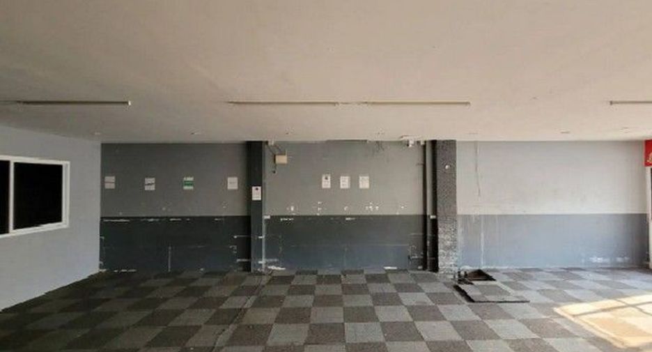 Gewerbefläche zum Kauf mit 1 Zimmer in Ban Bueng, Chonburi