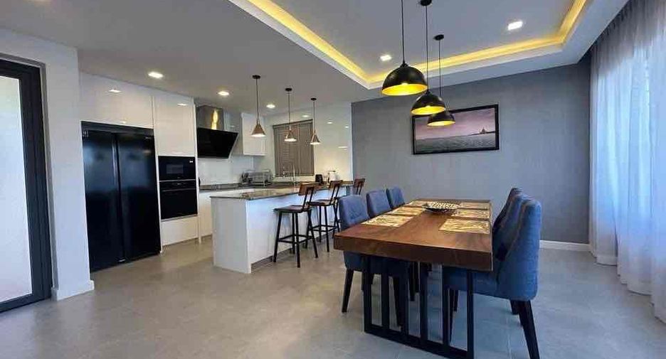 For rent 3 bedrooms villa in Bang Lamung, Chonburi