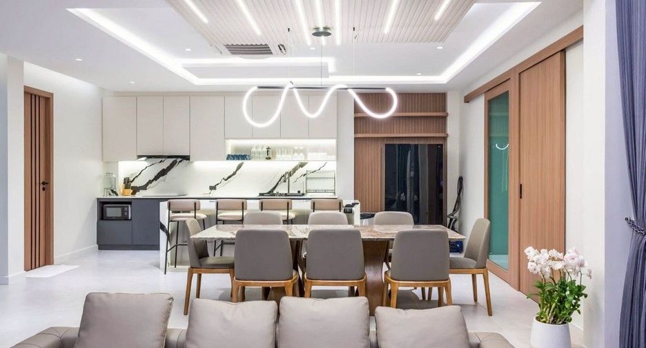 Haus zum Kauf mit 7 Zimmer in Sattahip, Chonburi