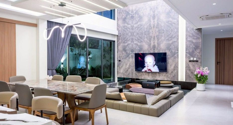 Haus zum Kauf mit 7 Zimmer in Sattahip, Chonburi