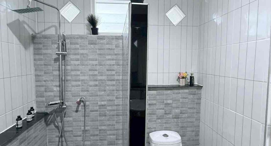 For rent 3 bedrooms villa in Bang Lamung, Chonburi