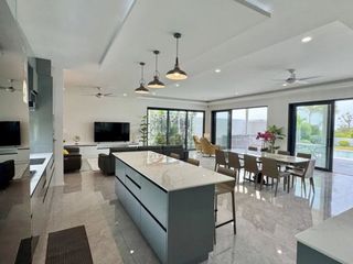 For sale 3 ベッドルーム villa in Bang Lamung, Chonburi