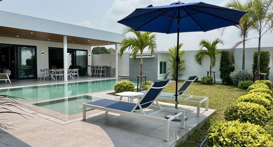 For sale 3 ベッドルーム villa in Bang Lamung, Chonburi