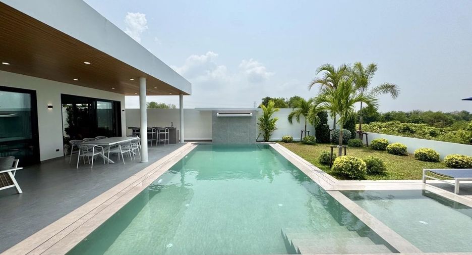 For sale 3 ベッドルーム villa in Bang Lamung, Chonburi
