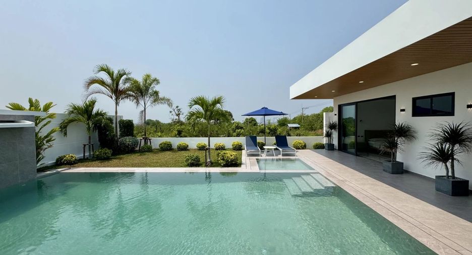 For sale 3 ベッドルーム villa in Bang Lamung, Chonburi