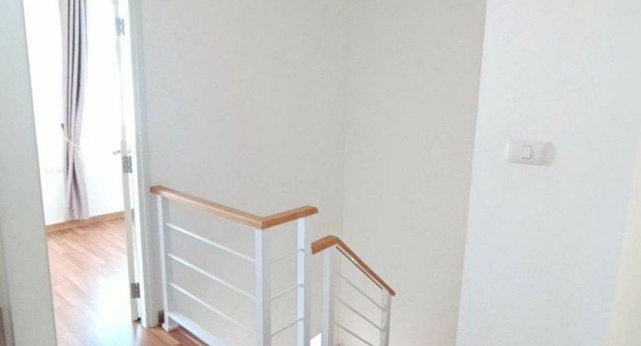 For sale 4 bedrooms townhouse in Ban Pho, Chachoengsao