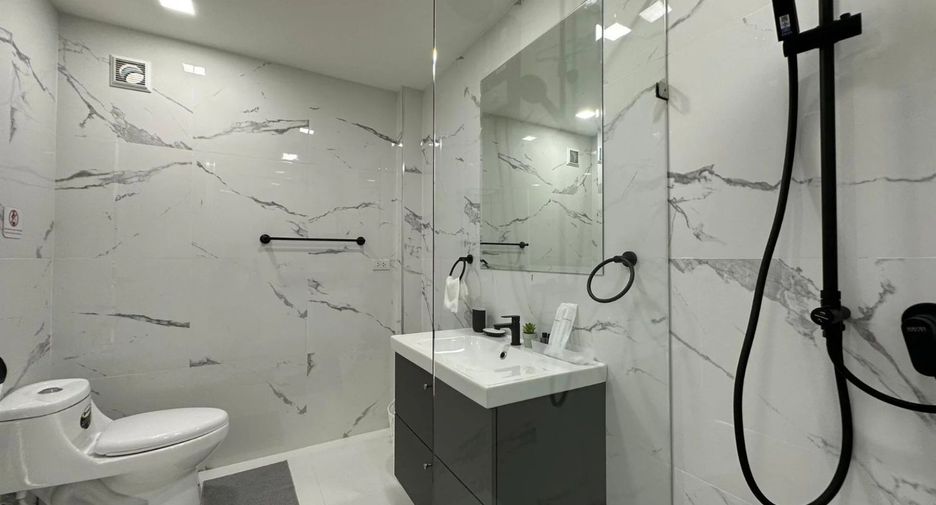 Villa zum Kauf mit 13 Zimmer in Bang Lamung, Chonburi