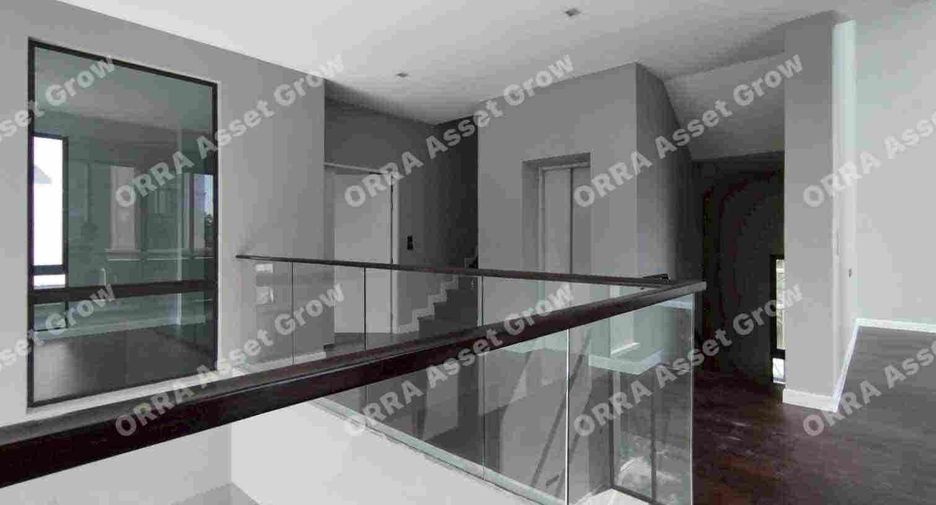 For sale 5 bedrooms house in Thawi Watthana, Bangkok