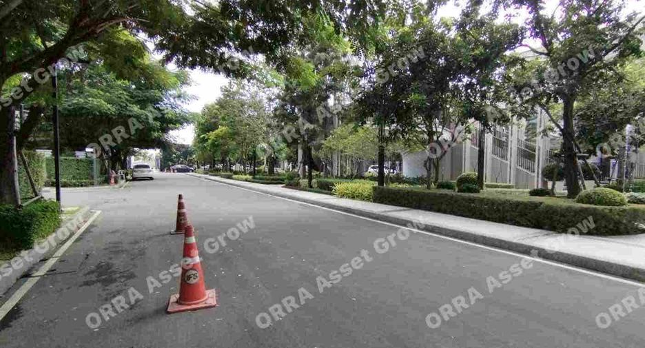 For sale 5 bedrooms house in Thawi Watthana, Bangkok