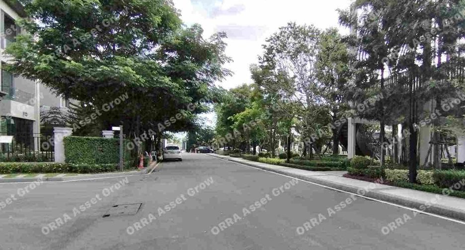 For sale 5 bedrooms house in Thawi Watthana, Bangkok