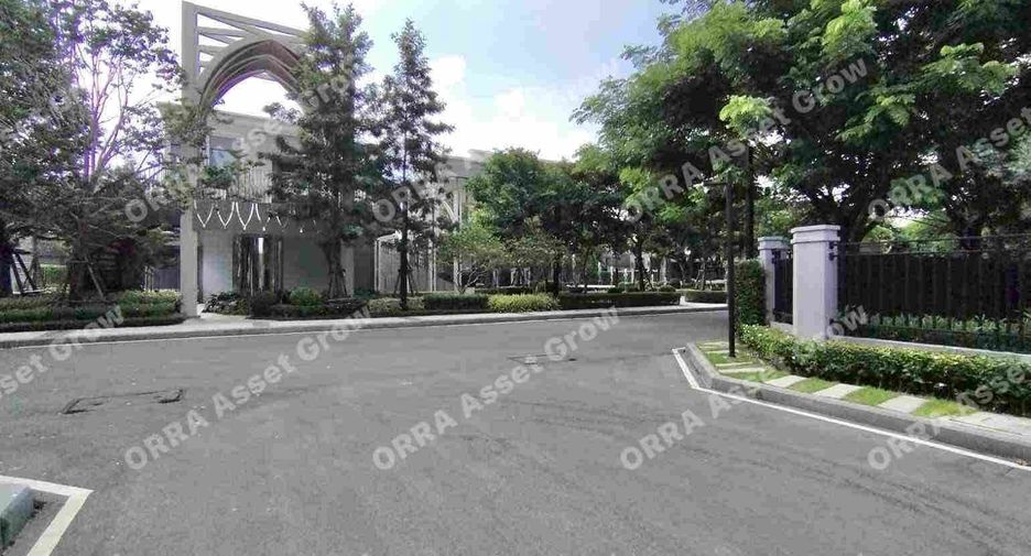 For sale 5 bedrooms house in Thawi Watthana, Bangkok