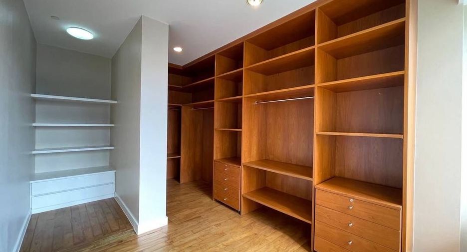 Wohnung zur Miete mit 4 Zimmer in Watthana, Bangkok