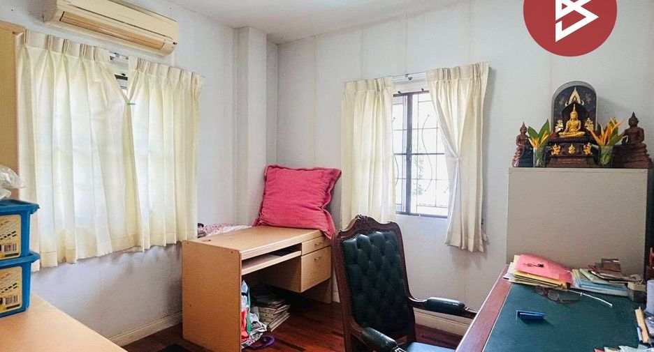 For sale 3 bedrooms house in Nong Chok, Bangkok