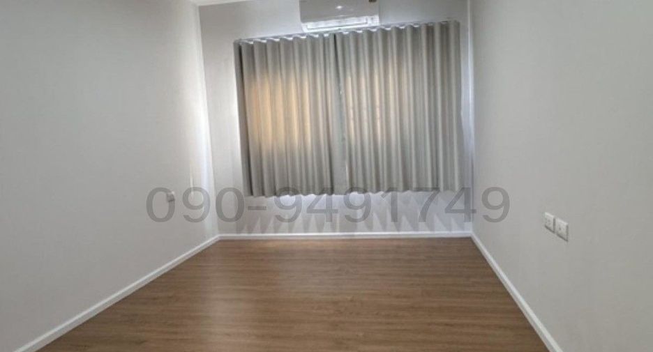 For rent 3 bedrooms townhouse in Saphan Sung, Bangkok