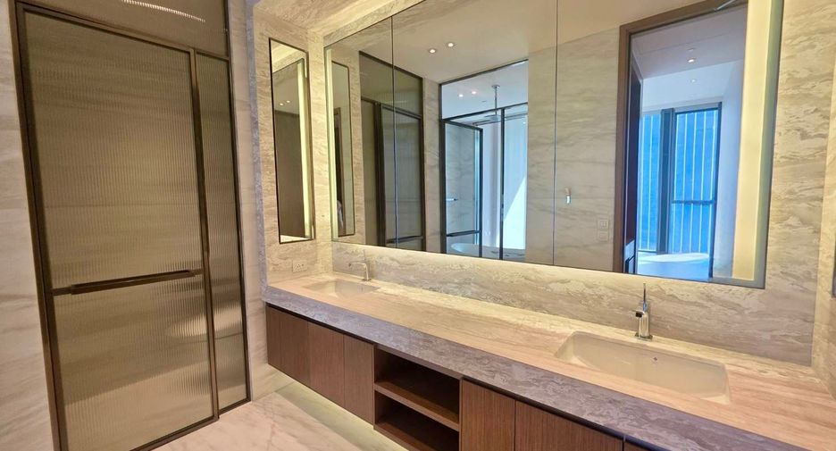 For sale 2 bedrooms condo in Pathum Wan, Bangkok