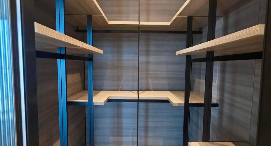 For sale 2 bedrooms condo in Pathum Wan, Bangkok