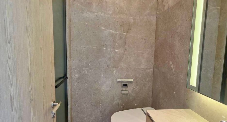 For sale 2 bedrooms condo in Pathum Wan, Bangkok