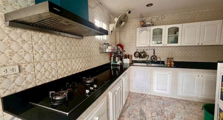 Продажа 4 спальни дом в Дон Муеанг, Бангкок