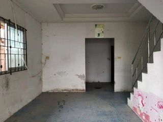 出售 2 卧室 联排别墅 在 Ban Bueng, Chon Buri