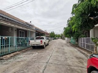 出售 2 卧室 联排别墅 在 Ban Bueng, Chon Buri