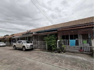 出售 2 卧室 联排别墅 在 Ban Bueng, Chon Buri