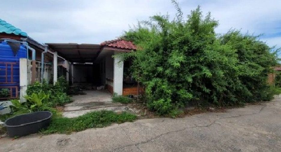 For sale 2 ベッドルーム house in Ban Bueng, Chonburi