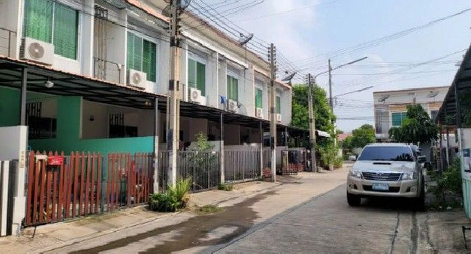 For sale 2 bedrooms townhouse in Ban Bueng, Chonburi
