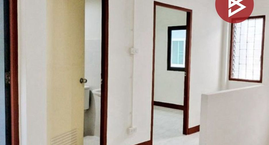 À vendre 3 chambres maison de ville à Lam Luk Ka, Pathum Thani