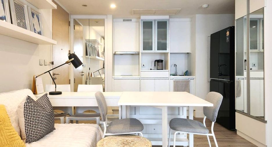 For rent 1 bed condo in Sathon, Bangkok