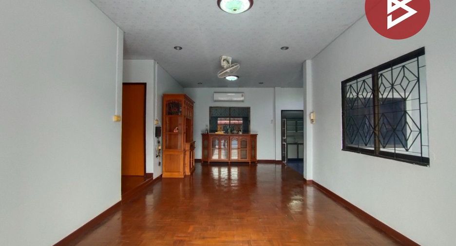 For sale 2 bedrooms house in Mueang Uttaradit, Uttaradit