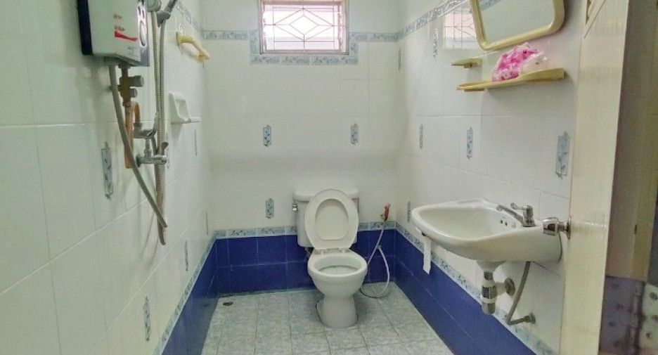 For sale 2 bedrooms house in Mueang Uttaradit, Uttaradit