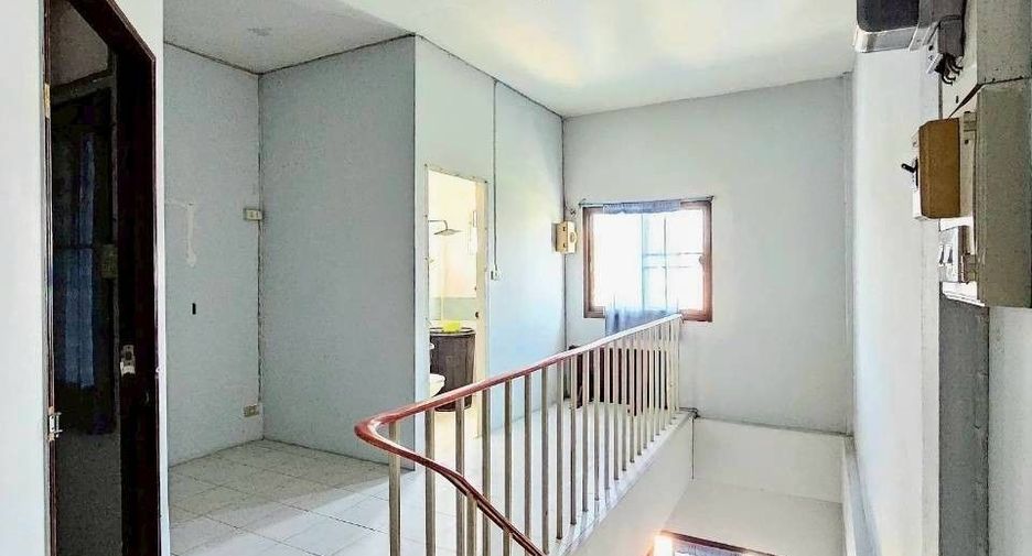 For sale 4 bedrooms retail Space in Mueang Chon Buri, Chonburi