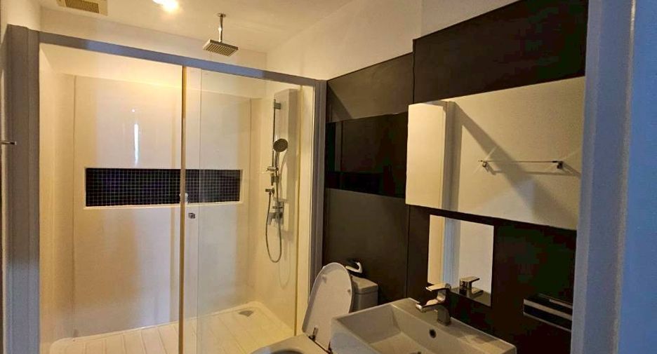 For rent 2 bedrooms condo in Phra Khanong, Bangkok