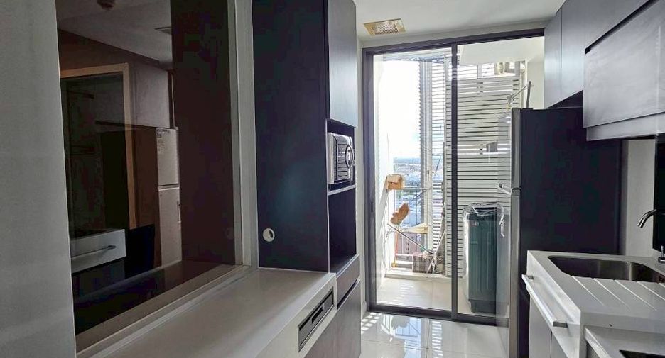 For rent 2 bedrooms condo in Phra Khanong, Bangkok