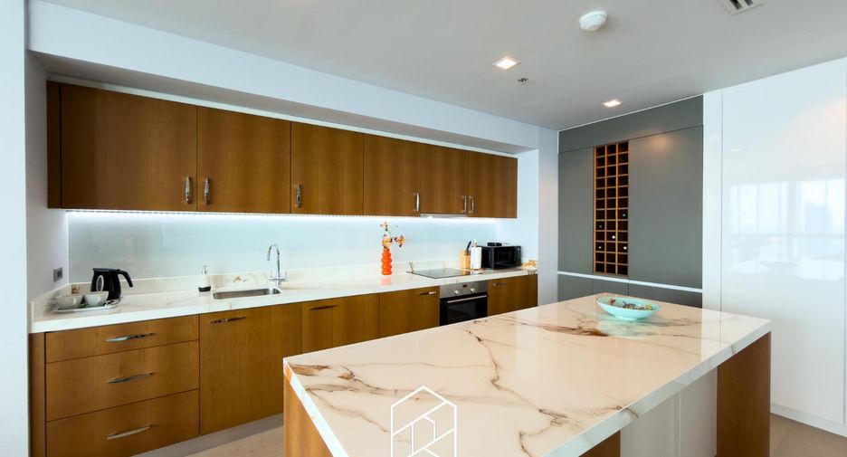 Wohnung zum Kauf mit 2 Zimmer in Sathon, Bangkok
