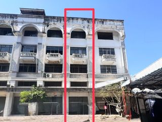 Gewerbefläche zum Kauf mit 2 Zimmer in Si Racha, Chonburi