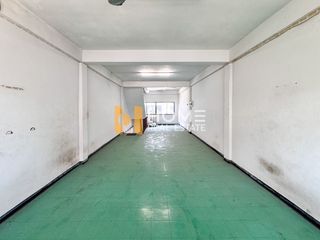 Gewerbefläche zum Kauf mit 2 Zimmer in Si Racha, Chonburi