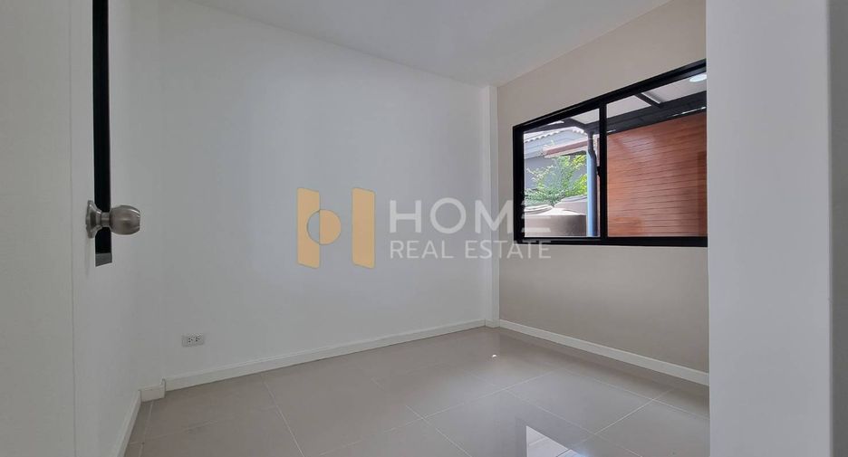 For sale 4 bedrooms house in Bang Kruai, Nonthaburi