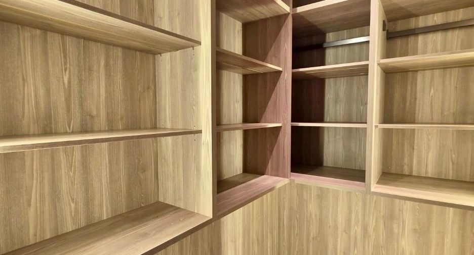Продажа 1 кровать кондо в Патхум Щан, Бангкок