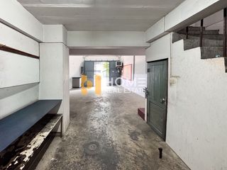 Продажа 3 спальни торговое помещение в Si Racha, Чонбури