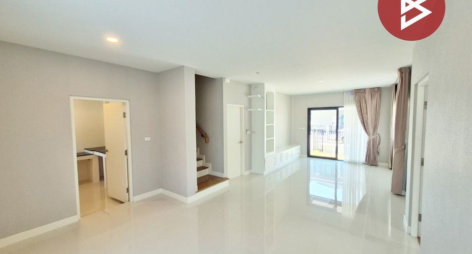 For sale 4 bedrooms house in Mueang Surat Thani, Surat Thani