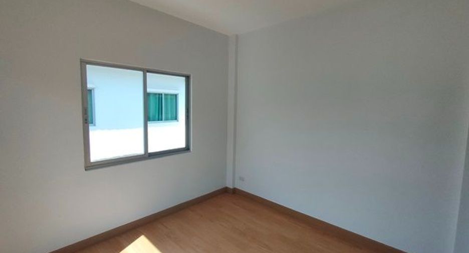 For sale 3 bedrooms townhouse in Sai Mai, Bangkok
